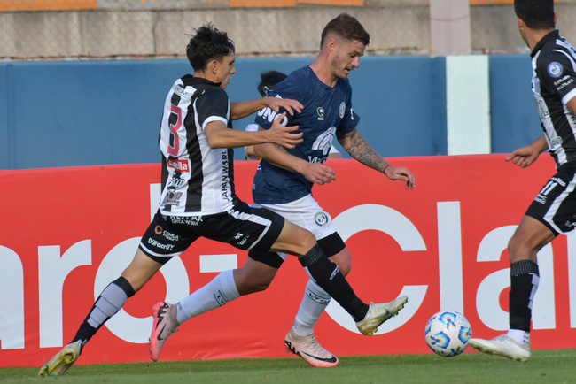 Màn thư hùng kịch tính Estudiantes La Plata vs Independiente Rivadavia