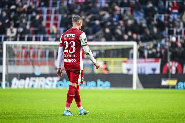 Màn thư hùng kịch tính Sporting Charleroi vs Royal Antwerp FC